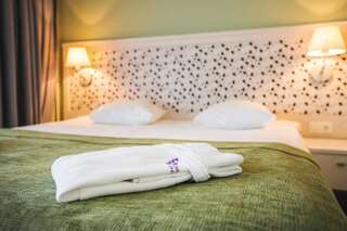 Отель Hotel Jurmala Spa Юрмала Улучшенный двухместный номер с 1 кроватью, предоставляется доступ в спа-центр-5